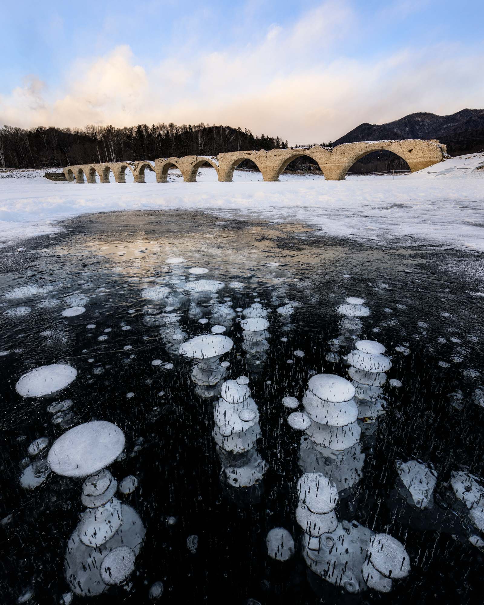 糠平湖 (アイスバブル)の写真
